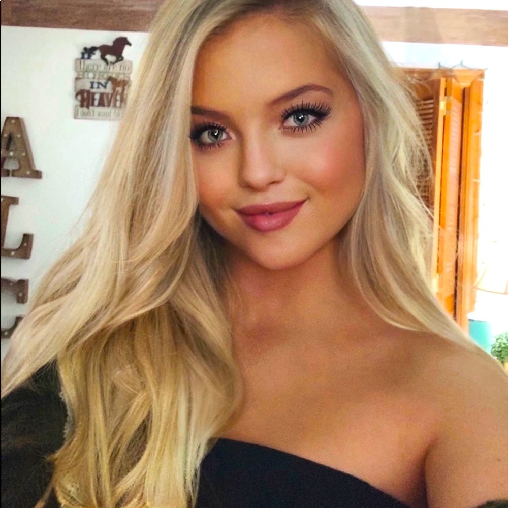 Meet your Posher, Abbey
